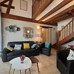 Charmante Fermette Avec Jardin, Animaux Acceptes - Fr-1-489-87 Holiday home Bourbon-l'Archambault