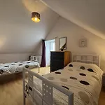 Holiday home Charmante Fermette Avec Jardin, Animaux Acceptes - Fr-1-489-87